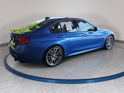 Used 2017 BMW 340i Sedan RWD image 5