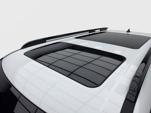 Used 2025 Hyundai Santa Fe Limited image 11