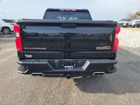 Used 2020 Chevrolet Silverado 1500 High Country w/ Technology Package AWD/4WD image 7