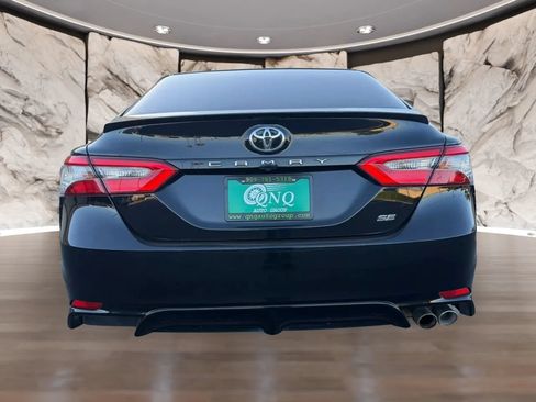 Used 2018 Toyota Camry SE w/ Moonroof Package FWD image 7