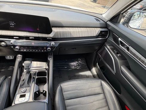 Used 2024 Kia Telluride AWD image 17