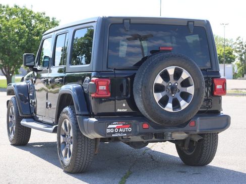 Used 2018 Jeep Wrangler Unlimited Sahara image 11