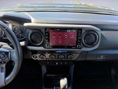 Used 2021 Toyota Tacoma TRD Sport AWD/4WD image 19
