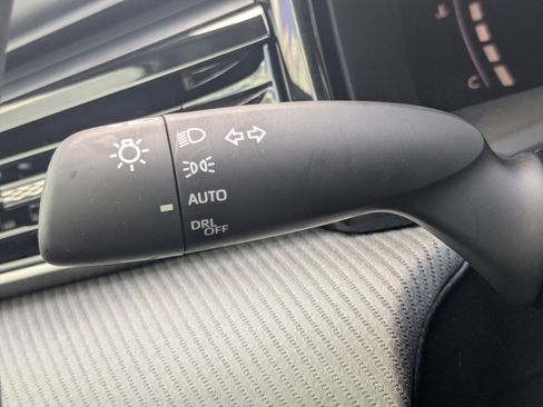 Used 2026 Toyota Camry SE w/ Convenience Package image 30