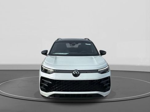 New 2026 Volkswagen Tiguan SE R-Line AWD/4WD image 2