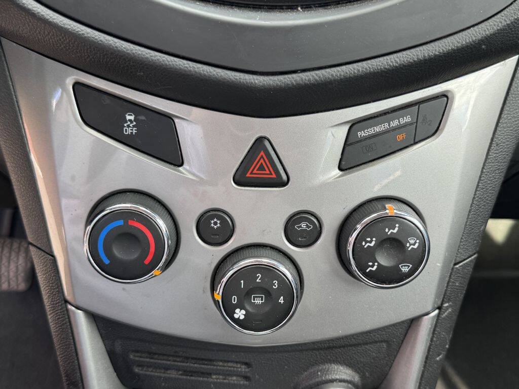 Used 2015 Chevrolet Trax LT w/ LPO, Protection Package FWD image 19