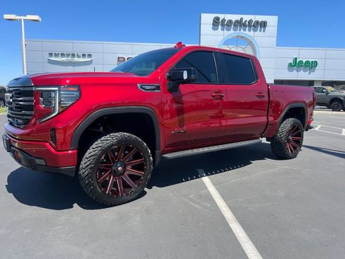 Used 2024 GMC Sierra 1500 AT4 w/ Technology Package AWD/4WD image 1