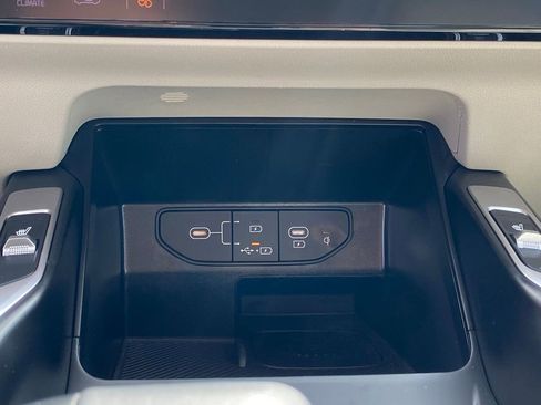 Used 2025 Kia Sorento S w/ Panoramic Sunroof Package image 24