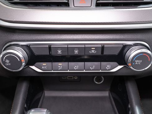 Used 2024 Nissan Altima 2.5 SR FWD image 19