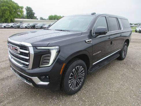 New 2026 GMC Yukon XL Elevation w/ Elevation Premium Package AWD/4WD image 9