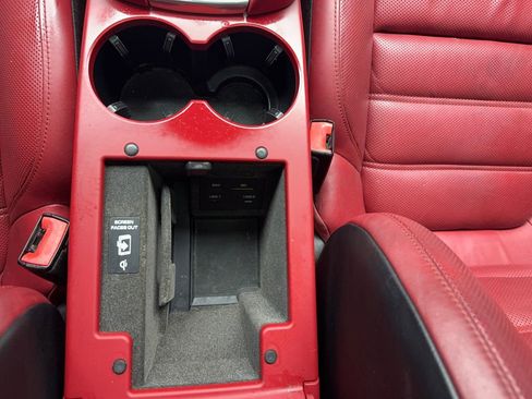 Used 2021 Porsche Macan Turbo image 31