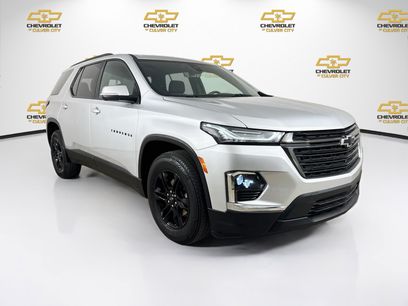 Used 2022 Chevrolet Traverse LT
