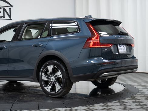 New 2026 Volvo V60 B5 Cross Country Plus w/ Climate Package AWD/4WD image 29
