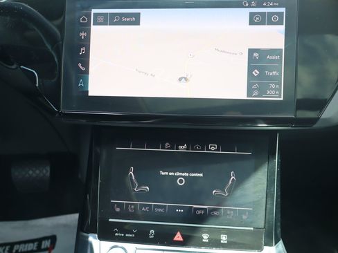 Used 2020 Audi e-tron Premium Plus AWD/4WD image 12