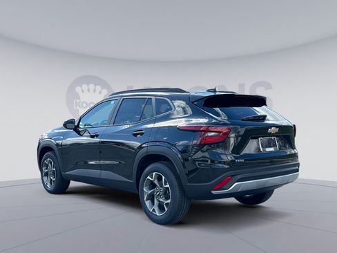 New 2026 Chevrolet Trax LT w/ Driver Confidence Package FWD image 4