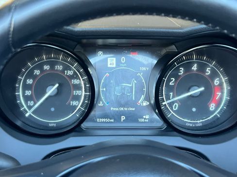 Used 2020 Jaguar F-TYPE Convertible RWD image 33