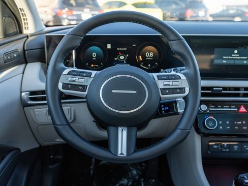 New 2025 Hyundai Tucson Limited image 16