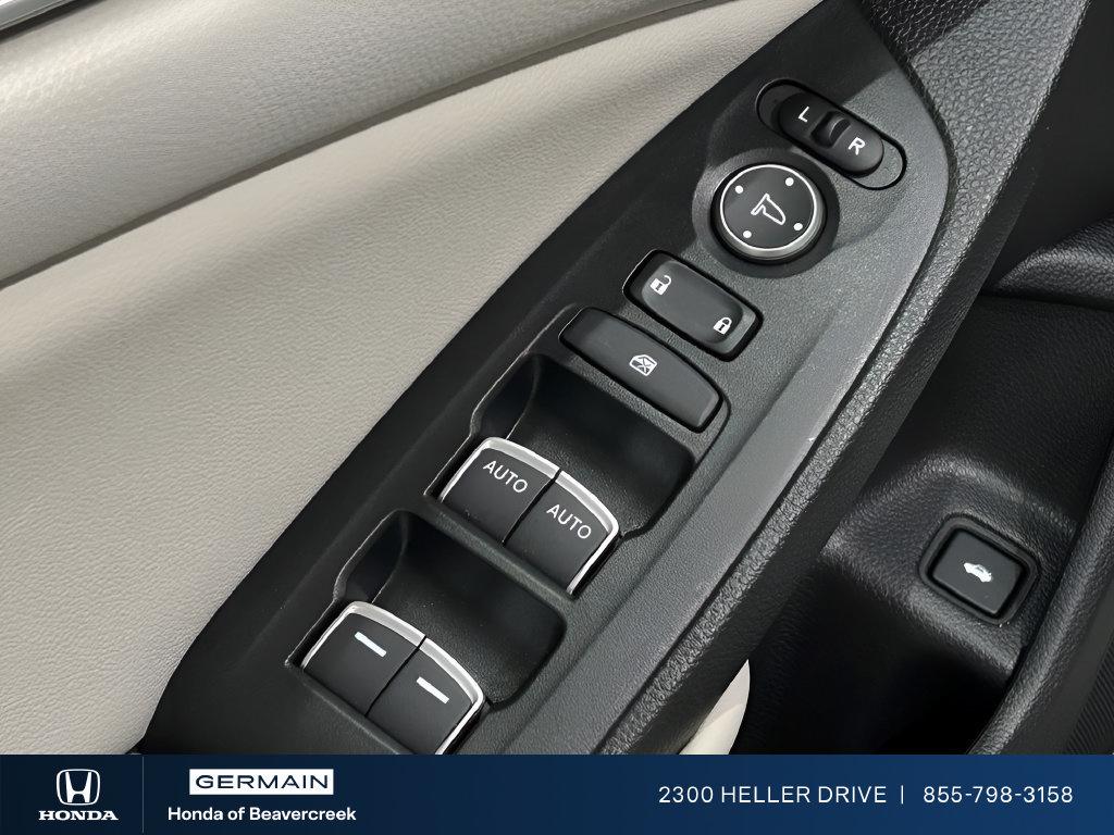 Used 2022 Honda Accord Touring image 13