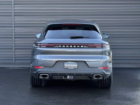 Used 2025 Porsche Cayenne image 6