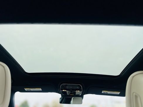 Used 2023 Mercedes-Benz C 300 4MATIC Sedan w/ Pinnacle Trim Package image 14