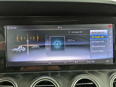 Used 2018 Mercedes-Benz E 400 4MATIC Sedan image 29
