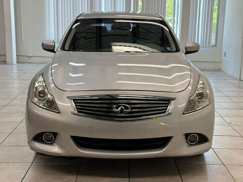 Used 2015 INFINITI Q40 w/ Navigation Package RWD image 2