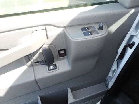 Used 2017 Chevrolet Express 3500 LT w/ LT Preferred Equipment Group image 16