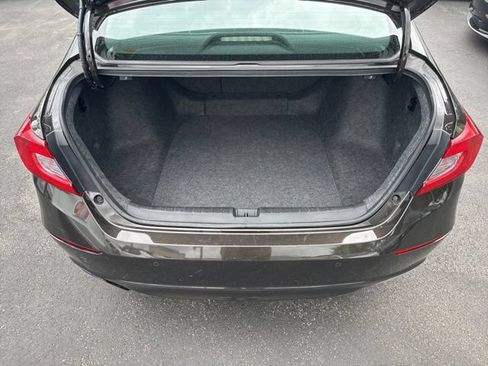 Used 2018 Honda Accord Touring image 16