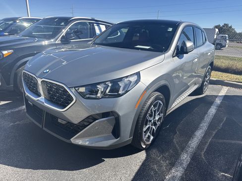 Used 2025 BMW X2 xDrive28i image 4