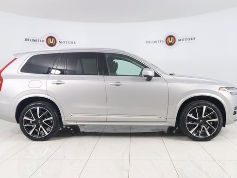 Used 2024 Volvo XC90 B5 Plus image 2