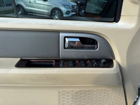 Used 2013 Ford Expedition EL XLT RWD image 11