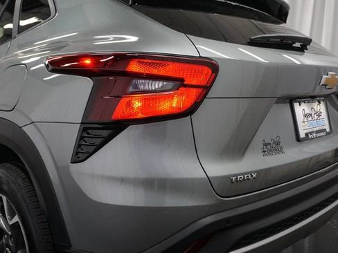 New 2026 Chevrolet Trax LT FWD image 12