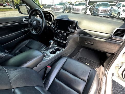 Used 2019 Jeep Grand Cherokee Limited AWD/4WD image 14