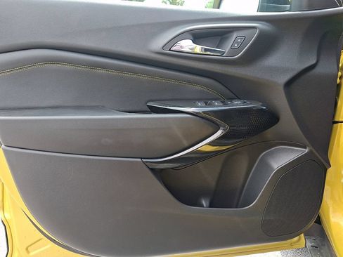 Used 2025 Chevrolet Trax ACTIV FWD image 13
