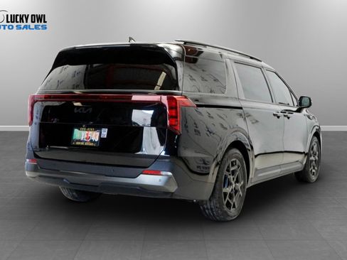 Used 2025 Kia Carnival SX w/ SX Dark Edition Package FWD image 4
