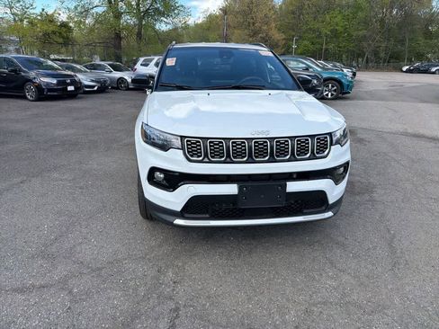 Used 2025 Jeep Compass Limited AWD/4WD image 30