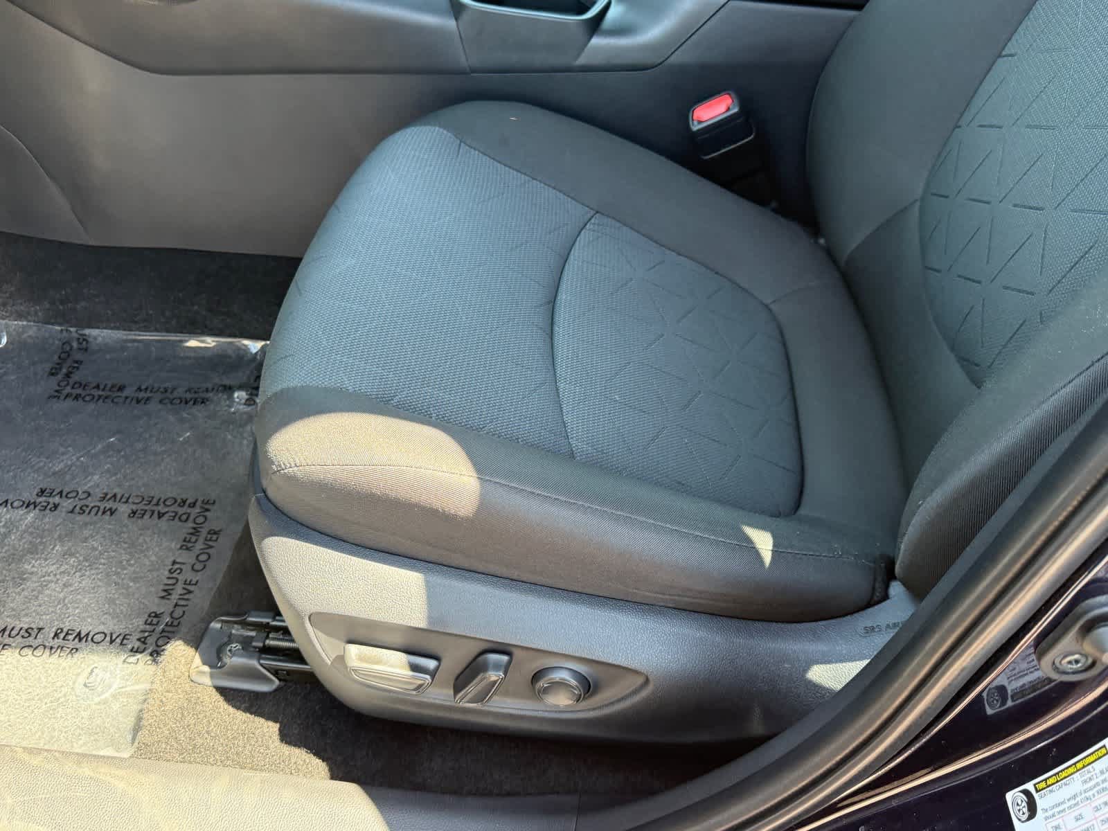 Used 2025 Toyota RAV4 XLE AWD/4WD image 15