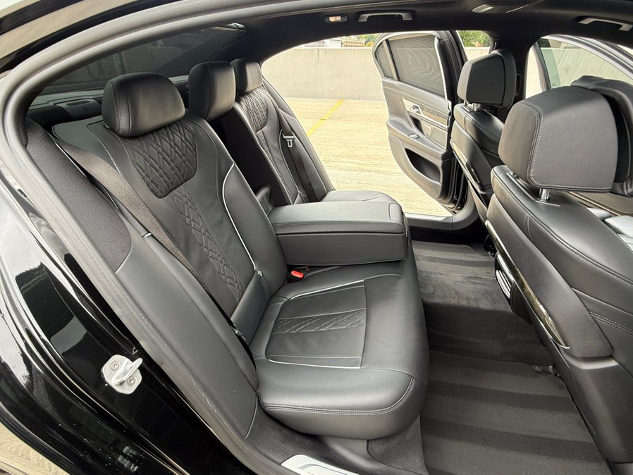 Used 2018 BMW 750i xDrive AWD/4WD image 22