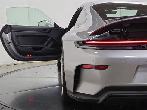 Certified 2025 Porsche 911 GT3 image 31