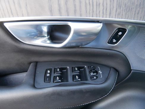 Certified 2023 Volvo XC90 B6 Ultimate w/ Lounge Package image 15