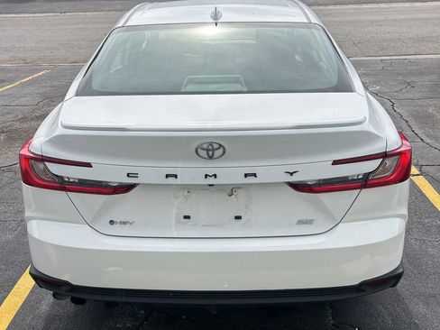 Used 2025 Toyota Camry SE FWD image 5