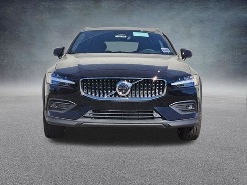 New 2026 Volvo V60 B5 Cross Country Plus w/ Protection Package Premier AWD/4WD image 2