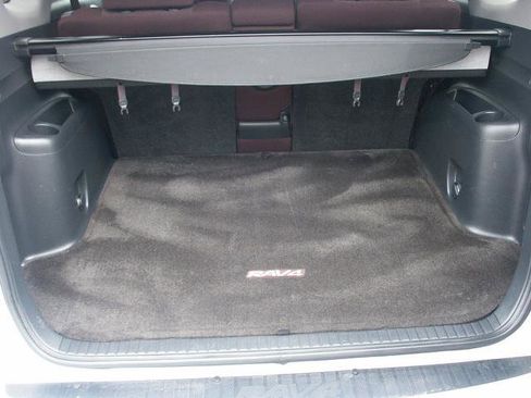 Used 2007 Toyota RAV4 Sport image 8