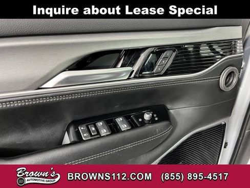 Used 2026 Jeep Grand Wagoneer Limited w/ Premium Group II AWD/4WD image 16