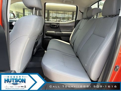 Used 2017 Toyota Tacoma SR5 w/ Tow Package RWD image 20