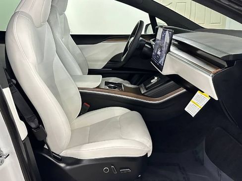 Used 2024 Tesla Model X Base image 21