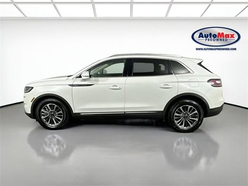 Used 2022 Lincoln Nautilus Reserve image 9