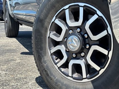 Used 2022 RAM 2500 Limited AWD/4WD image 2