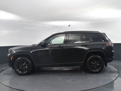 New 2025 Jeep Grand Cherokee Altitude image 5