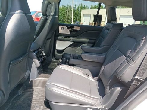 Used 2025 Lincoln Aviator Reserve w/ Equipment Group 201A AWD/4WD image 22